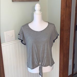 Kim & Cami black & white tie front shirt- medium